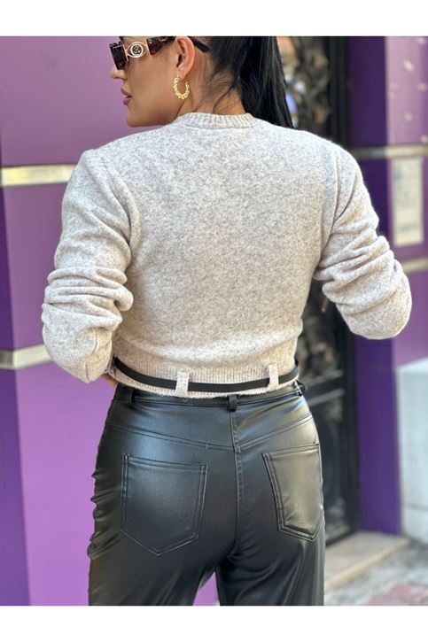 Yuvarlak Yaka Bel Kemerli Yün Kazak-Krem