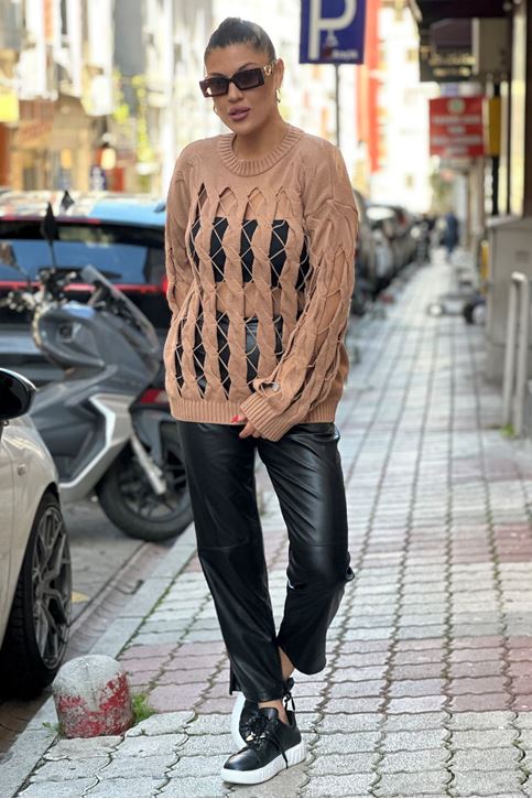 Kol Örgü Detay Ön Pencereli Triko Kazak-Taba