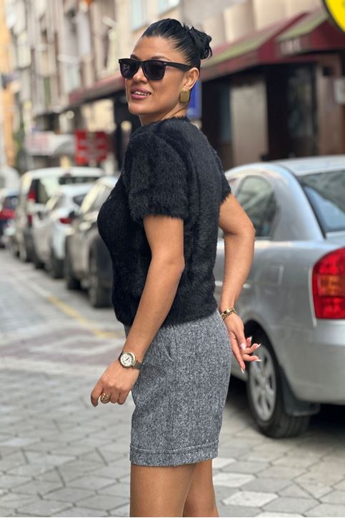 Kısa Kol Peluş Ön Taş Detay Kazak-Siyah