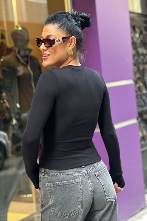 Parmak Geçirmeli Dar Likralı Bluz-Siyah