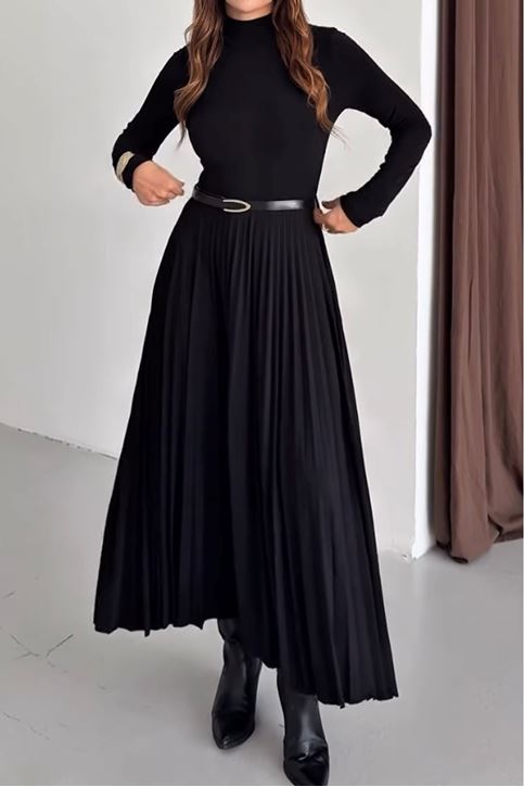 Dik Yaka Kemerli Eteği Pileli Mid Boy Elbise-Siyah