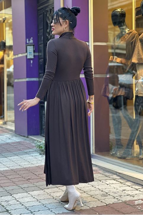 Balıkcı Yaka Yarım Fermuarlı Midi Boy Elbise-Kahve