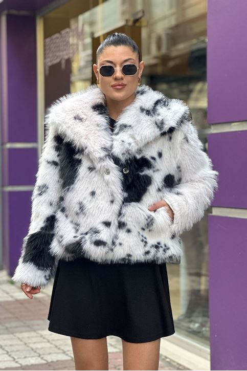 Dalmaç Desen Yakalı Cepli Kürk Mont-Siyah