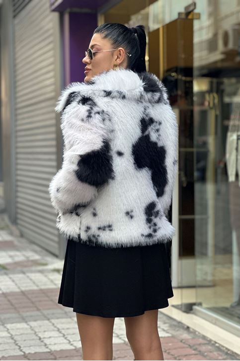 Dalmaç Desen Yakalı Cepli Kürk Mont-Siyah