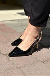 Topuğu Ve Kemeri Gold Detaylı Stiletto-Siyah